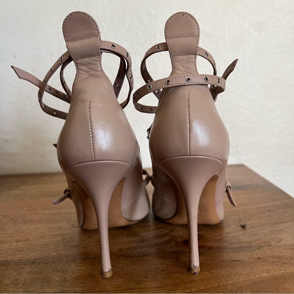 Valentino Garavani Nude Heels - Picture 7 of 16
